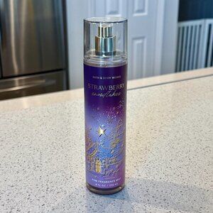 Bath & Body Works Strawberry Snowflakes Body Fragrance Mist 8 oz.